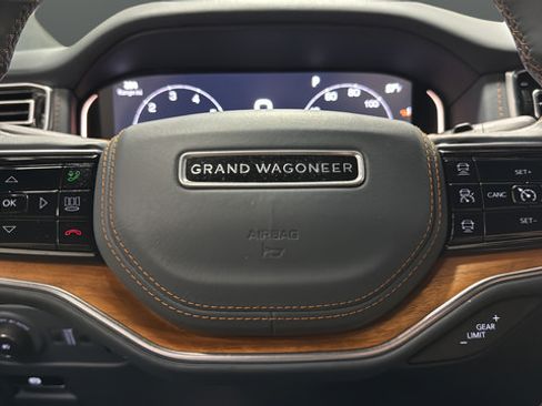Used 2022 Jeep Grand Wagoneer Series II w/ Premium Group II AWD/4WD image 16