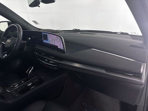 Used 2024 Cadillac XT4 Sport FWD image 30