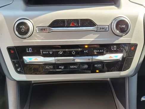 Used 2021 Ford Explorer XLT w/ Equipment Group 202A image 23