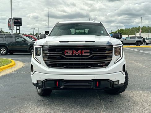 Used 2023 GMC Sierra 1500 AT4 w/ AT4 Premium Package AWD/4WD image 5