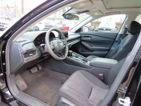Used 2025 Honda Accord SE image 2