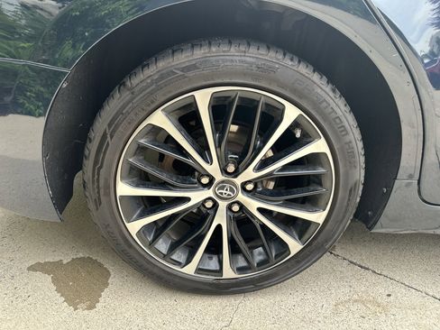 Used 2018 Toyota Camry SE w/ Convenience Package FWD image 30