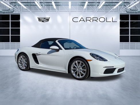 Used 2021 Porsche 718 Boxster image 2
