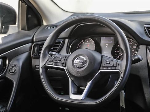 Used 2021 Nissan Rogue Sport S image 13