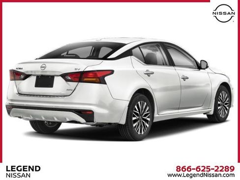 New 2025 Nissan Altima 2.5 SV image 3