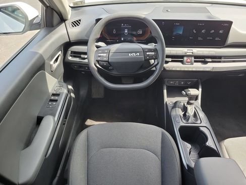 Used 2025 Kia K4 FWD image 12