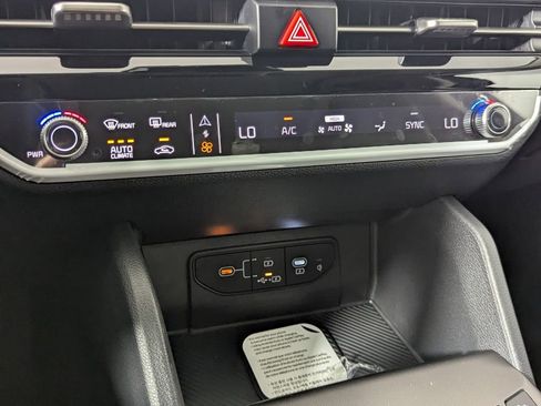 New 2026 Kia Sportage EX w/ EX Panorama Roof Package FWD image 19
