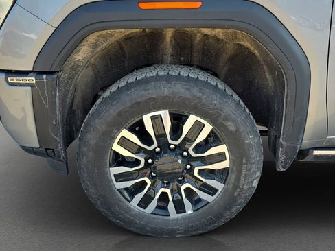 Used 2025 GMC Sierra 2500 Denali Ultimate w/ Max Trailering Package AWD/4WD image 4