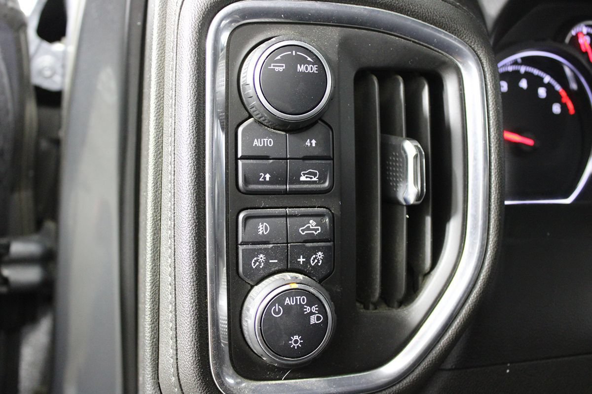 Used 2021 Chevrolet Silverado 1500 RST AWD/4WD image 10