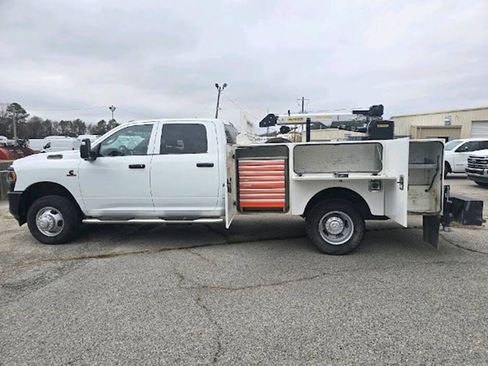 Used 2024 RAM 3500 Tradesman AWD/4WD image 4