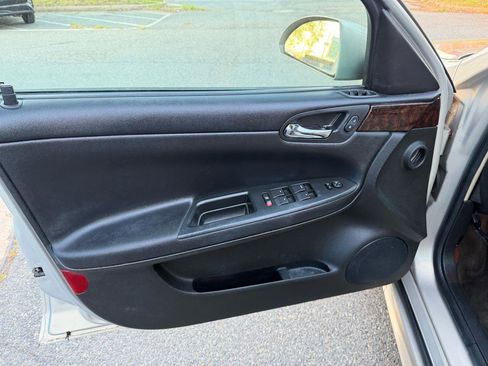 Used 2012 Chevrolet Impala LT w/ LT Sunroof Package FWD image 16