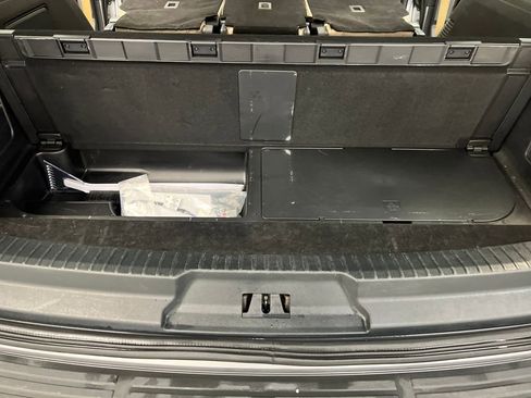 Used 2024 Ford Expedition Limited image 46