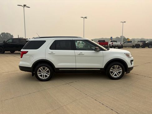 Used 2019 Ford Explorer XLT w/ Equipment Group 201A AWD/4WD image 7