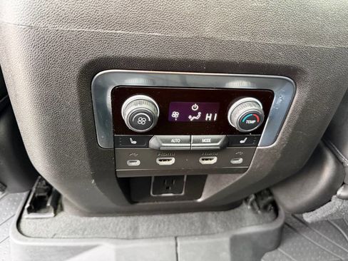 Used 2021 Chevrolet Suburban High Country image 39