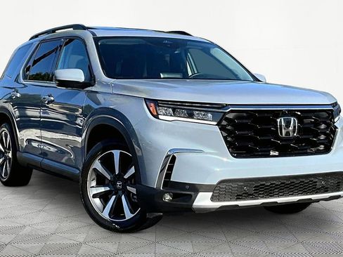 Used 2023 Honda Pilot Elite image 1