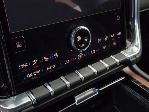 Used 2025 GMC Yukon Denali AWD/4WD image 20