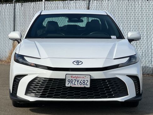 Used 2025 Toyota Camry SE FWD image 8