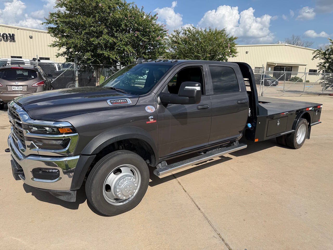 Used 2026 RAM 5500 Tradesman w/ Chrome Appearance Group AWD/4WD image 1