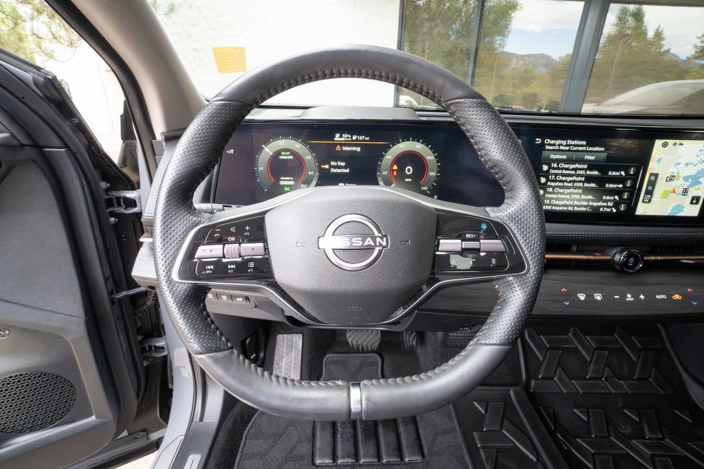 Used 2024 Nissan Ariya AWD image 12