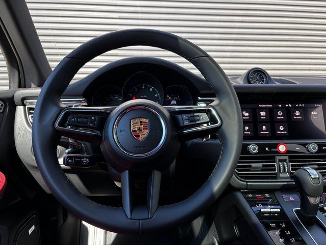 Certified 2026 Porsche Macan AWD/4WD image 14