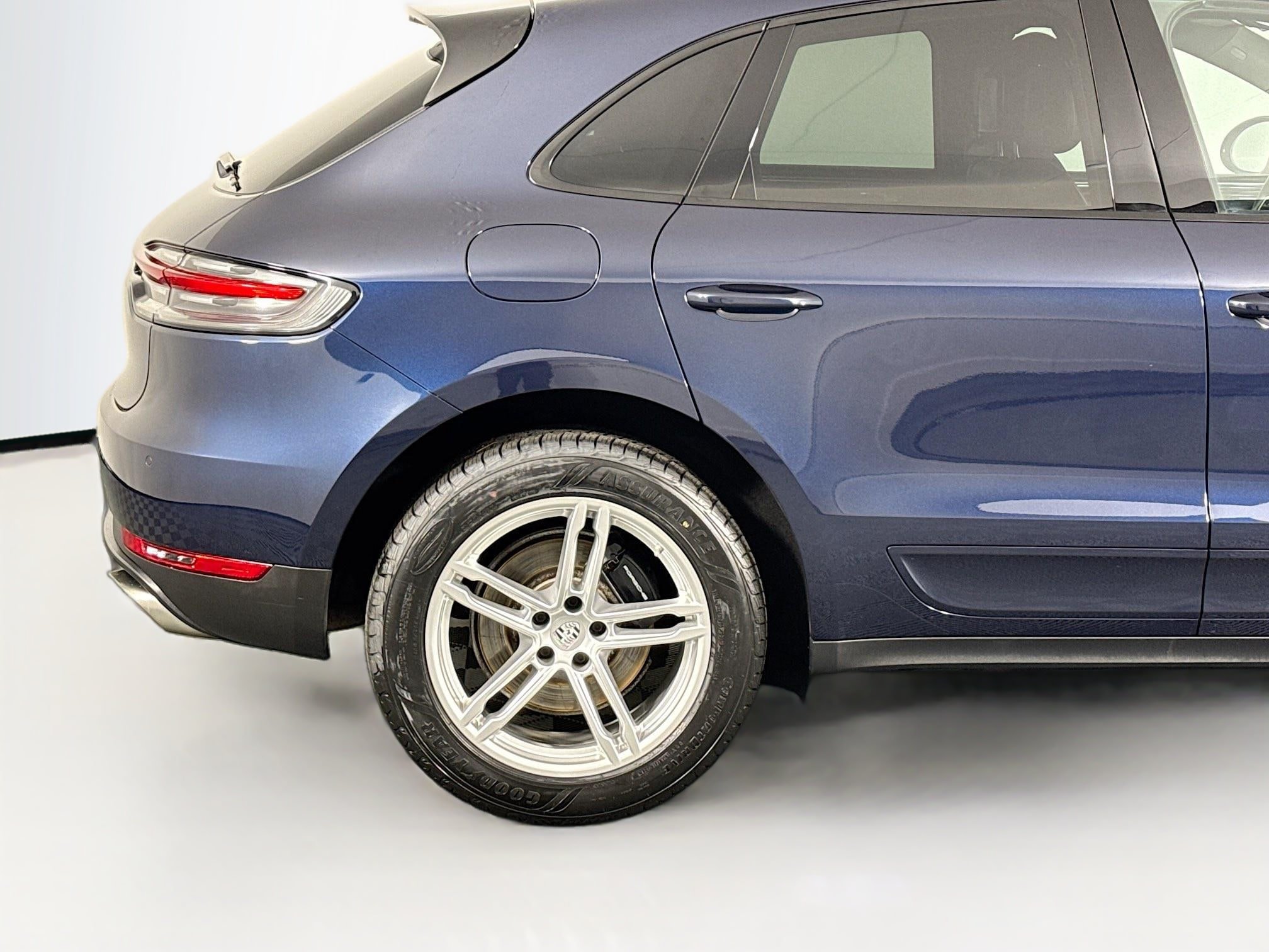 Used 2020 Porsche Macan AWD/4WD image 44