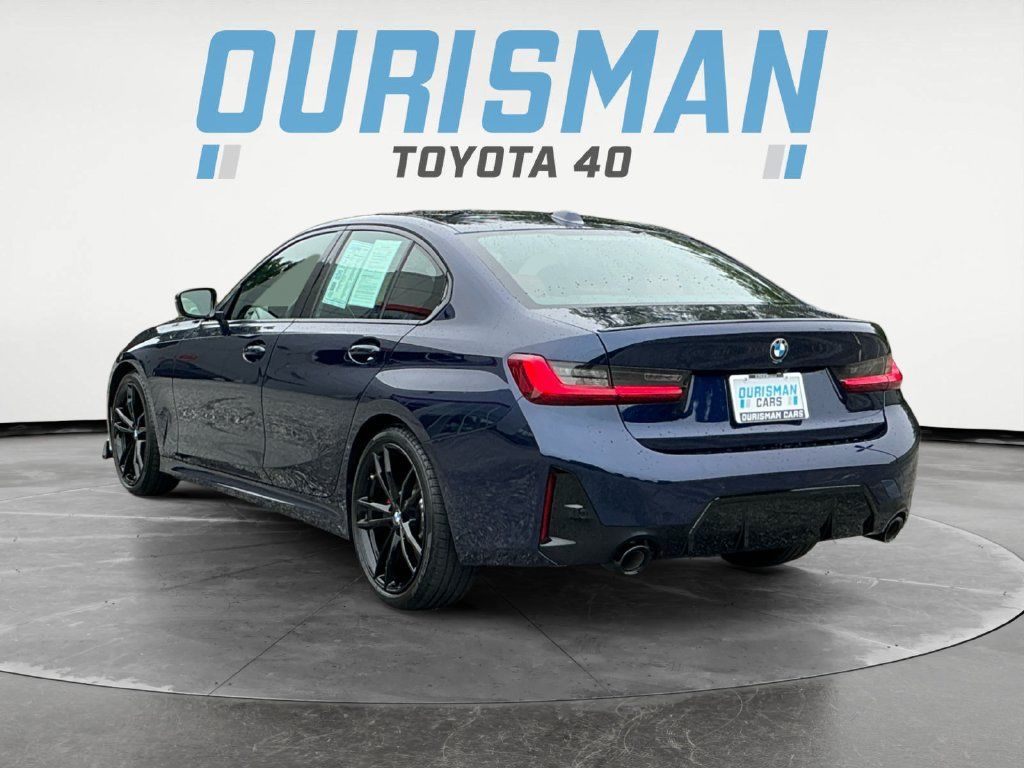 Used 2024 BMW 330i Sedan w/ M Sport Package RWD image 5
