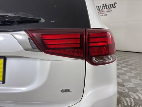 Used 2020 Mitsubishi Outlander SEL image 31