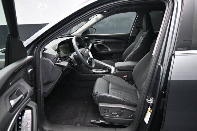 Used 2025 Audi Q5 Premium Plus w/ Premium Plus AWD/4WD image 9