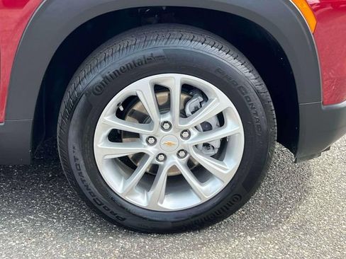 Used 2025 Chevrolet TrailBlazer LS w/ LS Convenience Package AWD/4WD image 8
