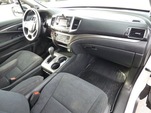 Used 2019 Honda Pilot LX image 10