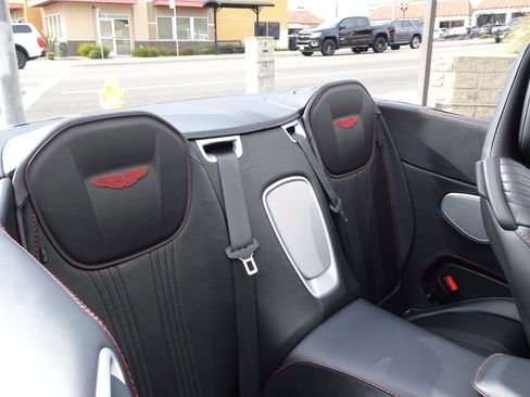 Used 2020 Aston Martin DB11 Volante image 23