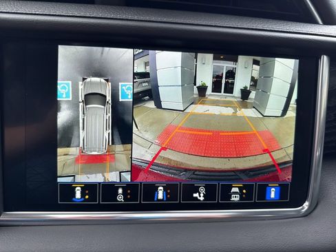 Used 2022 GMC Yukon Denali image 31