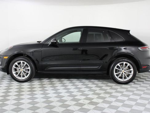 Used 2025 Porsche Macan image 2