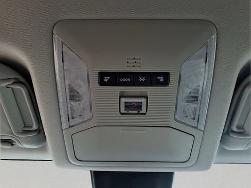 Used 2021 Toyota RAV4 XLE AWD/4WD image 20