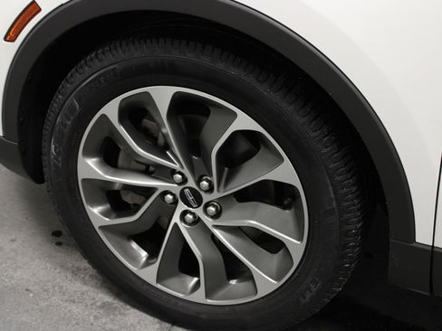 Used 2021 Lincoln Nautilus Reserve w/ Equipment Group 201A image 10