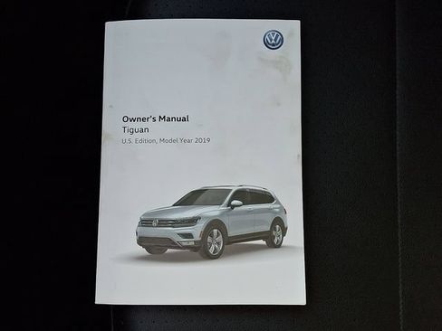 Used 2019 Volkswagen Tiguan SEL w/ 3rd Row Seat Package AWD/4WD image 27