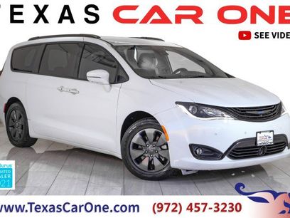 Used 2019 Chrysler Pacifica Limited w/ Advanced Safetytec Group