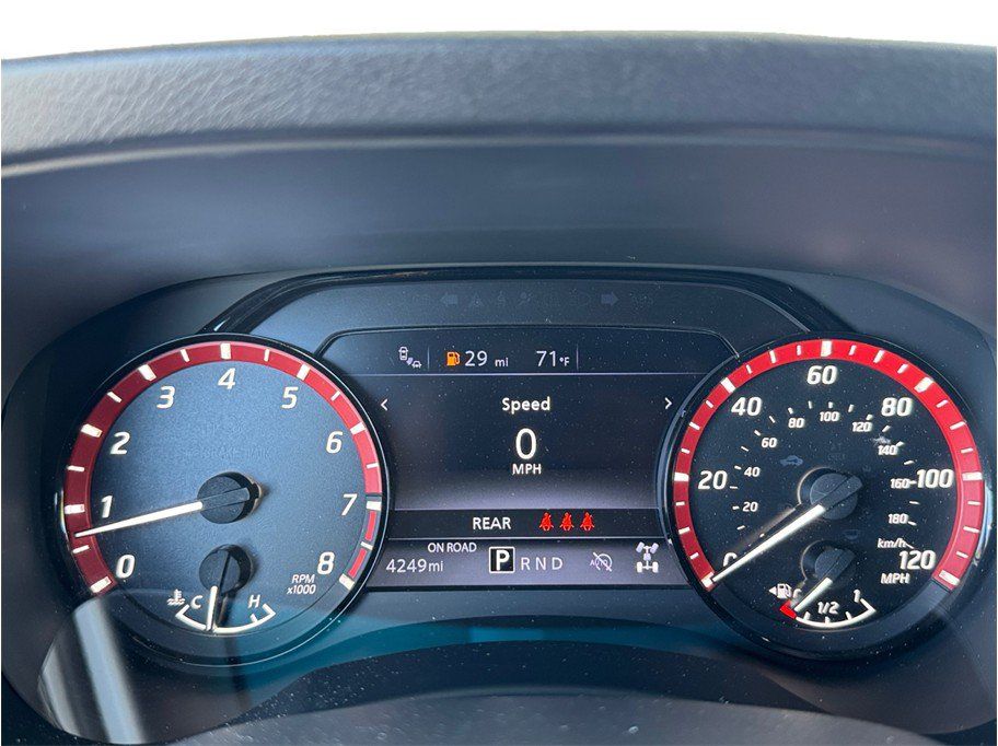 Used 2026 Nissan Frontier PRO-4X w/ Tow Package AWD/4WD image 16
