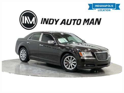 Used 2012 Chrysler 300 Limited RWD image 1