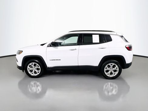 Used 2024 Jeep Compass Latitude AWD/4WD image 9