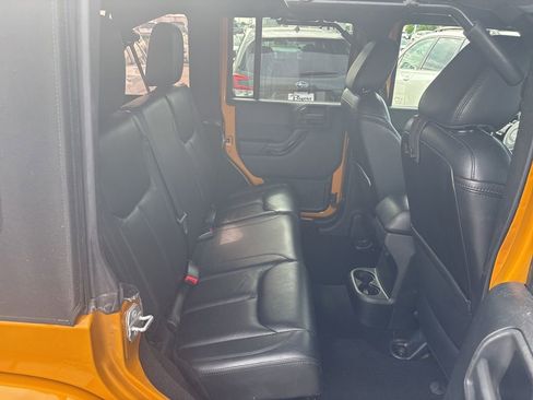 Used 2014 Jeep Wrangler Unlimited Sahara AWD/4WD image 10