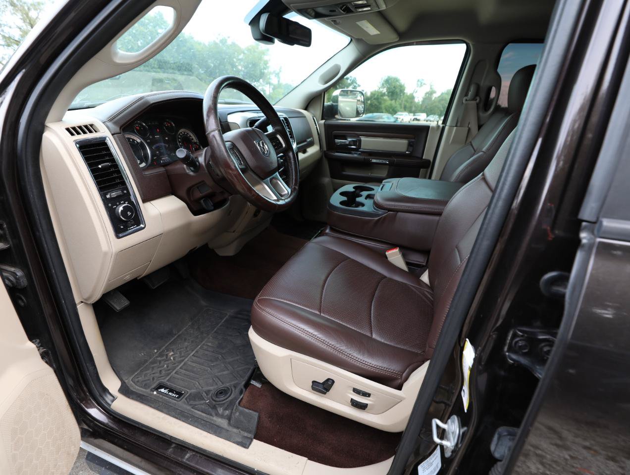 Used 2016 RAM 3500 Laramie w/ Cold Weather Group AWD/4WD image 19