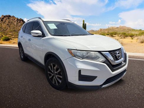 Used 2020 Nissan Rogue SV FWD image 1