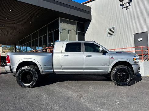 Used 2022 RAM 3500 Laramie image 11
