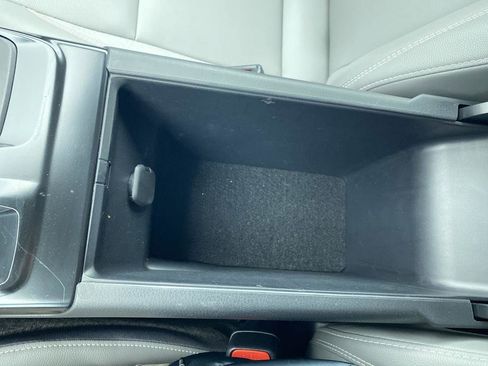 Used 2025 Toyota Camry SE image 20