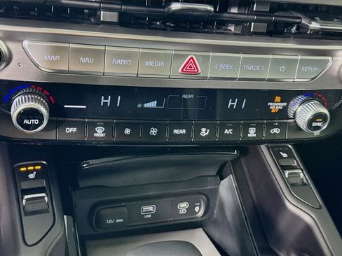 New 2025 Kia Telluride S image 19