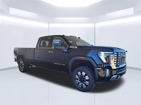 Used 2025 GMC Sierra 3500 Denali w/ Denali Reserve Package AWD/4WD image 3
