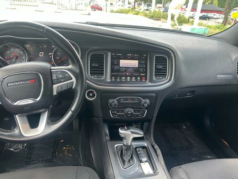 Used 2016 Dodge Charger SXT image 27
