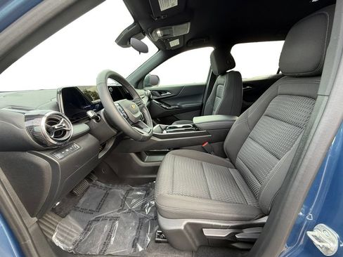Used 2025 Chevrolet Equinox LT AWD/4WD image 9