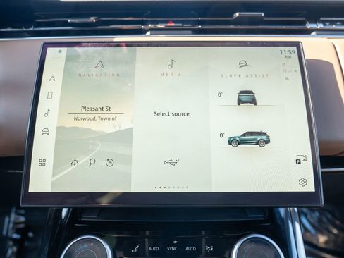 Used 2023 Land Rover Range Rover Sport SE image 21